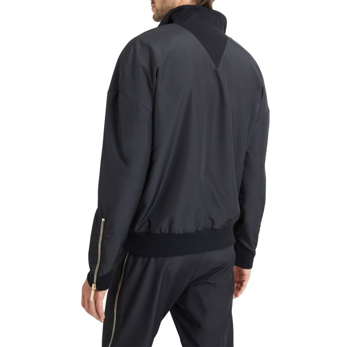 LR-32-Black-Jackets