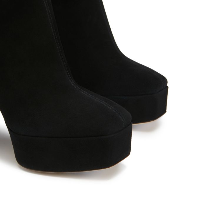 VALKIRIA-Black-Boots