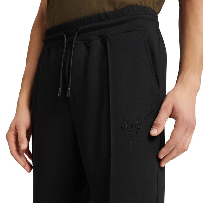 LR-22-Black-Jackets
