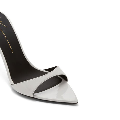  INTRIIGO-White-Sandals