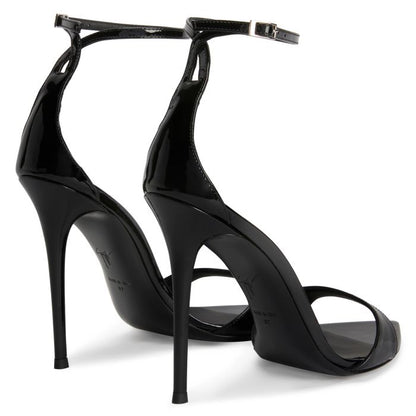  INTRIIGO STRAP-black-Sandals