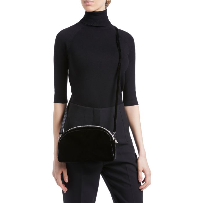  AGACIA-black-Clutches