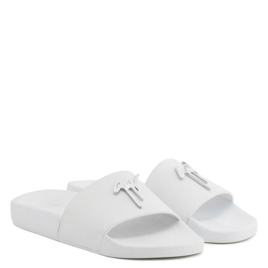  BRETT-White-Flats
