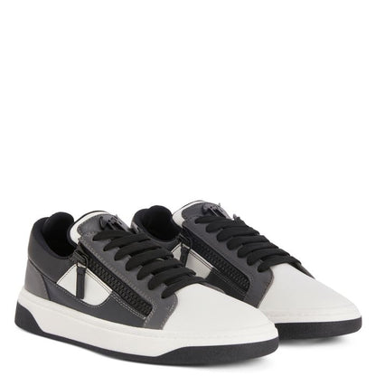  GZ94-black-Low-top Sneakers