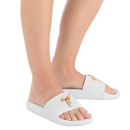  BRETT-White-Flats